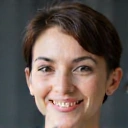 Profilbild einer Frau mit kurzen Haaren